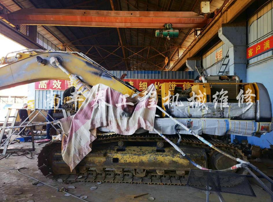 挖掘機維修實操分享：故障燈亮是什么原因？